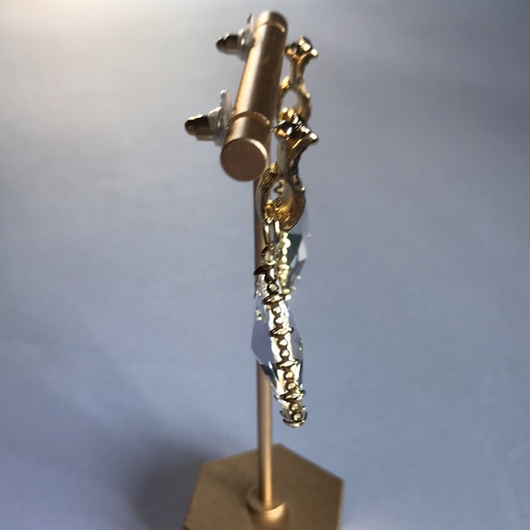 New! Clear Crystal Drop Statement Earrings - Picture 7 of 13